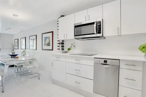 2931 E Sunrise Lakes Drive Sunrise FL 33322