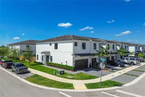 10902 SW 232nd Terrace Homestead FL 33032