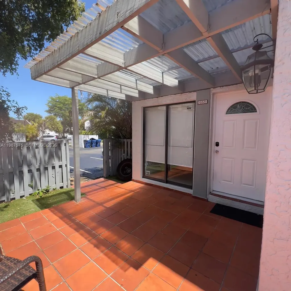 10550 NW 7th Terrace Miami FL 33172