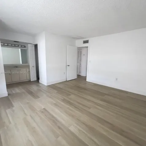 10550 NW 7th Terrace Miami FL 33172