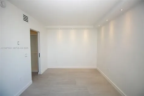 2899 Collins Avenue Miami Beach FL 33140