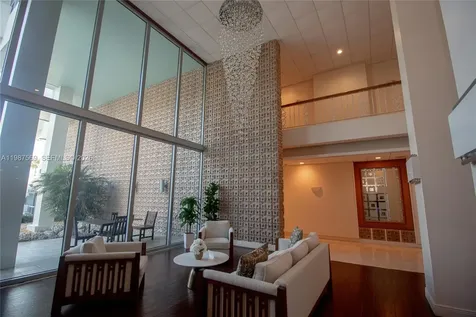 2899 Collins Avenue Miami Beach FL 33140