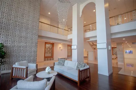 2899 Collins Avenue Miami Beach FL 33140