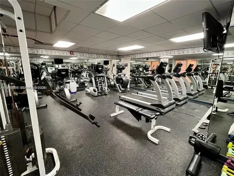 2899 Collins Avenue Miami Beach FL 33140