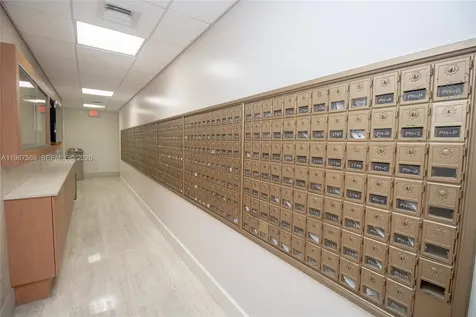 2899 Collins Avenue Miami Beach FL 33140