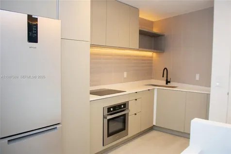2899 Collins Avenue Miami Beach FL 33140