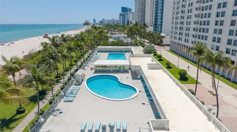 2899 Collins Avenue Miami Beach FL 33140