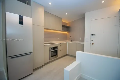 2899 Collins Avenue Miami Beach FL 33140
