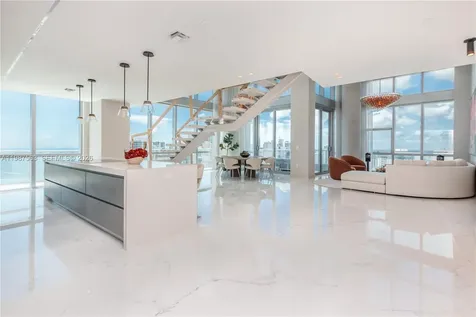 851 NE 1st Avenue Miami FL 33132