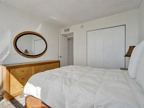 1400 S Ocean Drive Hollywood FL 33019