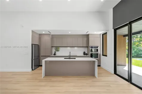 412 NW 47th Street Miami FL 33127