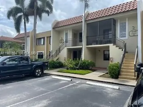 440 Lakeview Drive Weston FL 33326