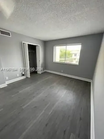 440 Lakeview Drive Weston FL 33326