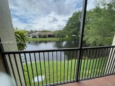 440 Lakeview Drive Weston FL 33326