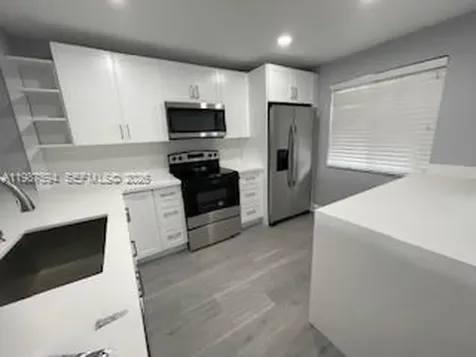 440 Lakeview Drive Weston FL 33326