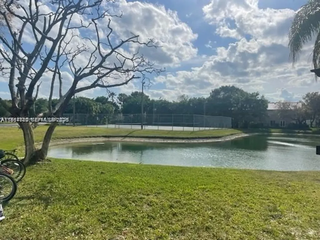 565 Vista Isles Drive Sunrise FL 33325