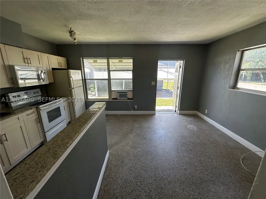 1271 NE 32nd Street Oakland Park FL 33334