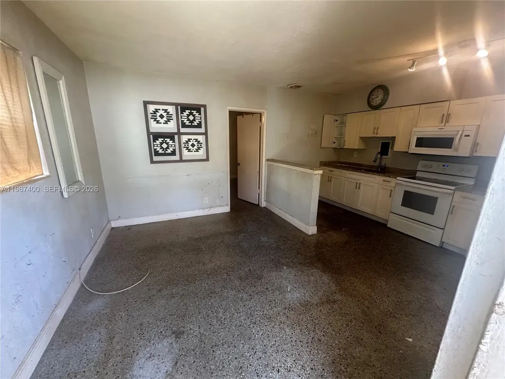 1271 NE 32nd Street Oakland Park FL 33334