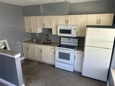 1271 NE 32nd Street Oakland Park FL 33334