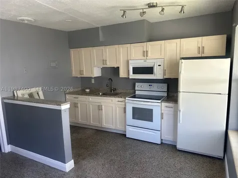 1271 NE 32nd Street Oakland Park FL 33334