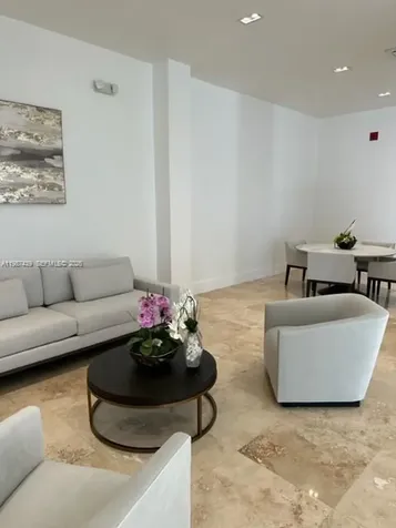 2201 S Ocean Drive Hollywood FL 33019
