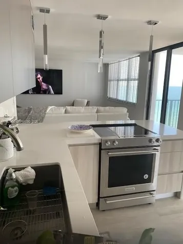 2201 S Ocean Drive Hollywood FL 33019