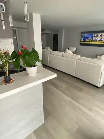 2201 S Ocean Drive Hollywood FL 33019