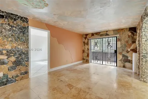6580 W 27th Court Hialeah FL 33016