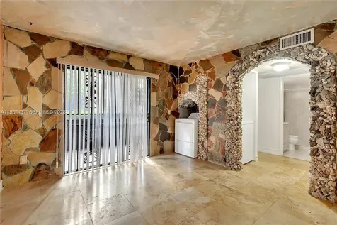 6580 W 27th Court Hialeah FL 33016