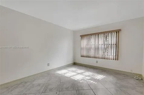 6580 W 27th Court Hialeah FL 33016