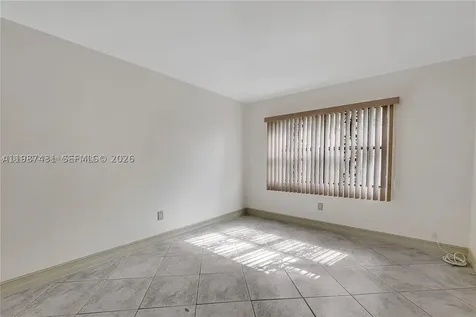 6580 W 27th Court Hialeah FL 33016