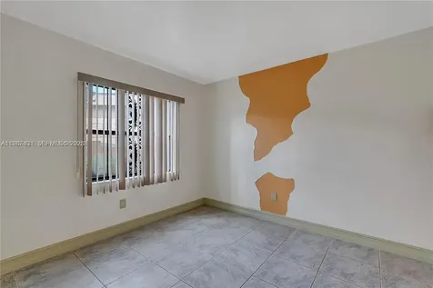 6580 W 27th Court Hialeah FL 33016