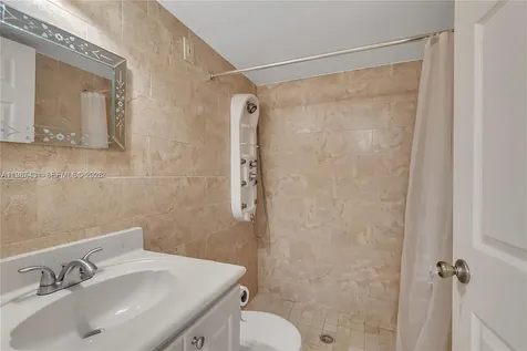 6580 W 27th Court Hialeah FL 33016