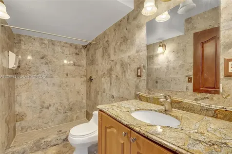 6580 W 27th Court Hialeah FL 33016
