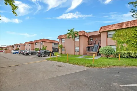 6580 W 27th Court Hialeah FL 33016