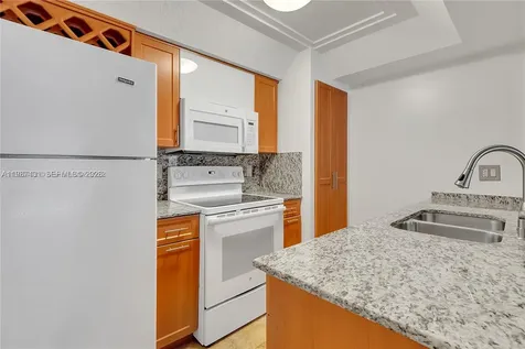 6580 W 27th Court Hialeah FL 33016