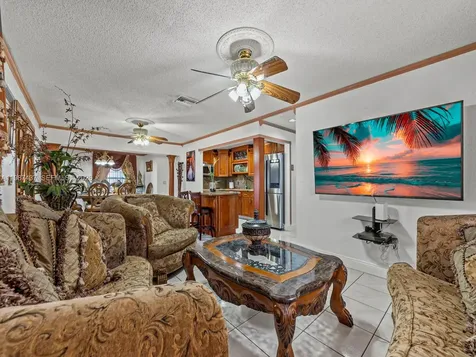 871 SE 5th Place Hialeah FL 33010