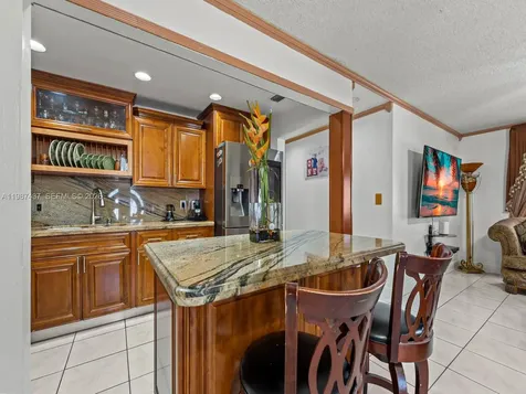 871 SE 5th Place Hialeah FL 33010