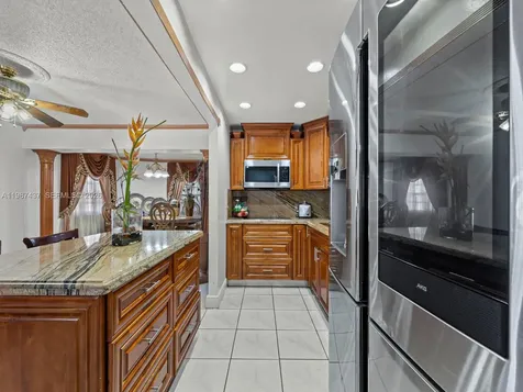 871 SE 5th Place Hialeah FL 33010