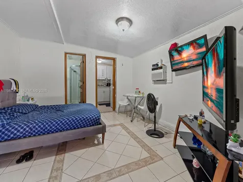 871 SE 5th Place Hialeah FL 33010