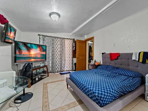 871 SE 5th Place Hialeah FL 33010