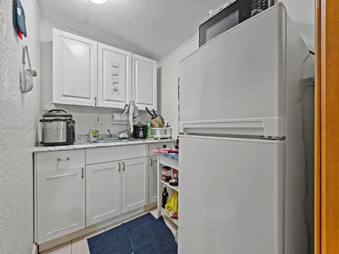 871 SE 5th Place Hialeah FL 33010