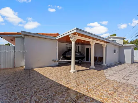 871 SE 5th Place Hialeah FL 33010
