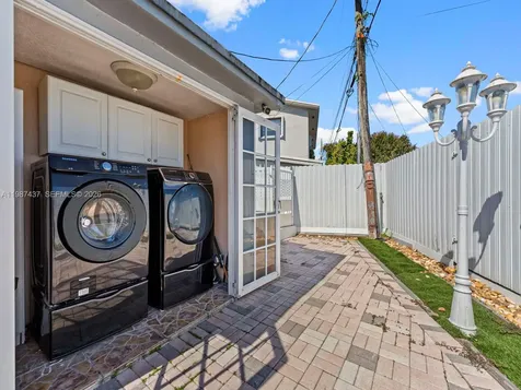871 SE 5th Place Hialeah FL 33010
