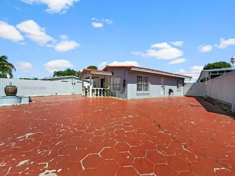 871 SE 5th Place Hialeah FL 33010