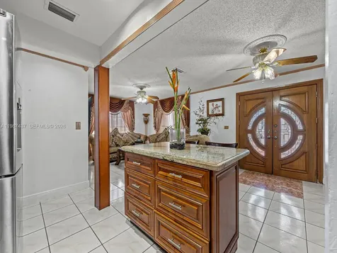 871 SE 5th Place Hialeah FL 33010