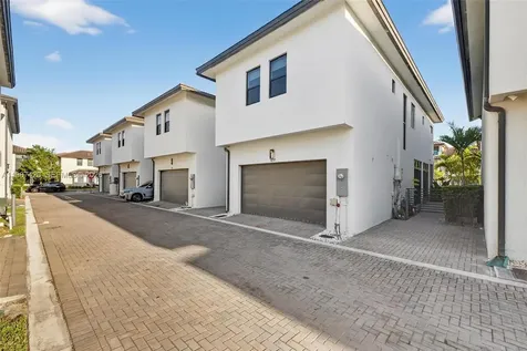 8237 NW 43rd Street Doral FL 33166