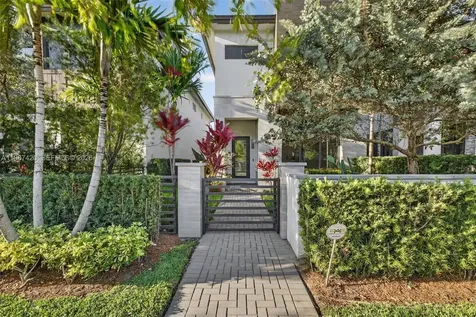 8237 NW 43rd Street Doral FL 33166