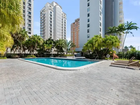 625 Biltmore Way Coral Gables FL 33134