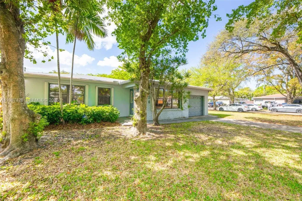5726 Madison Street Hollywood FL 33023